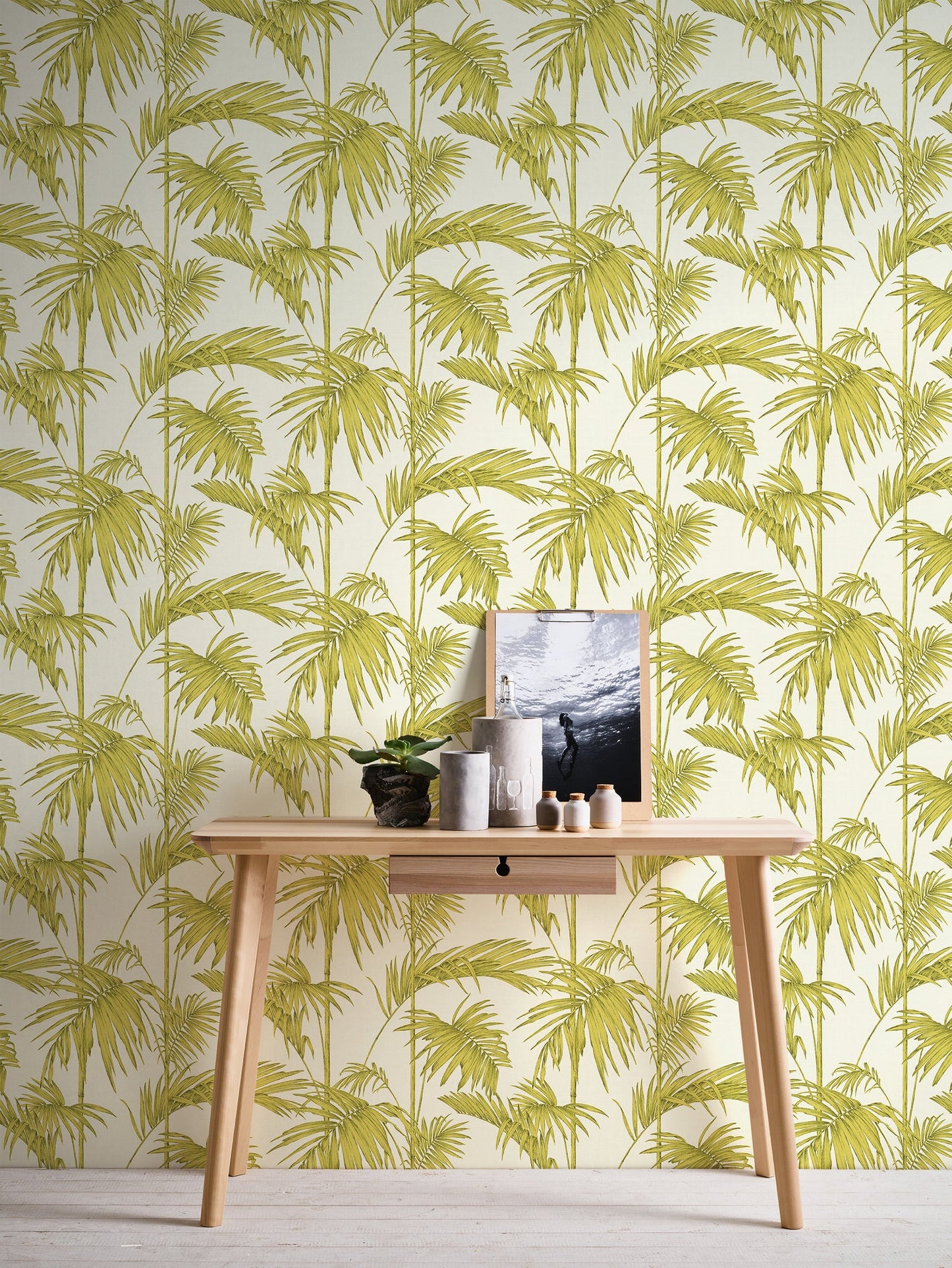 Livingwalls Lola Paris Vinyl-Vliestapete Grün Creme 10,05 m x 0,53 m