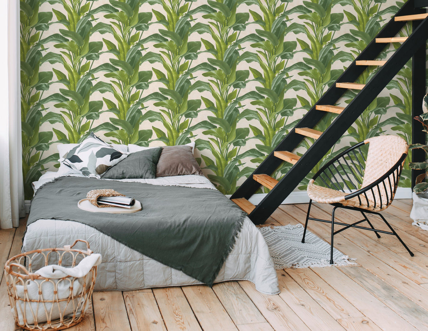 Livingwalls Antonio Barcelona Vinyl-Vliestapete Grün Creme 10,05 m x 0,53 m