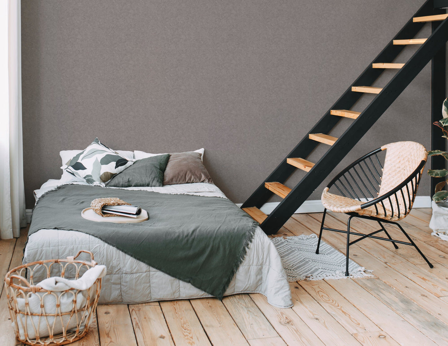 Livingwalls Antonio Barcelona Vinyl-Vliestapete Grau 10,05 m x 0,53 m