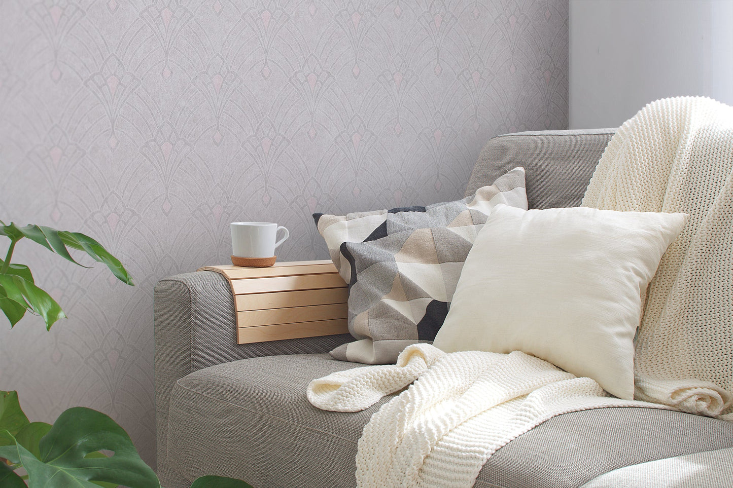 Livingwalls Mata Hari Vinyl-Vliestapete Creme Rosa Grau 10,05 m x 0,53 m