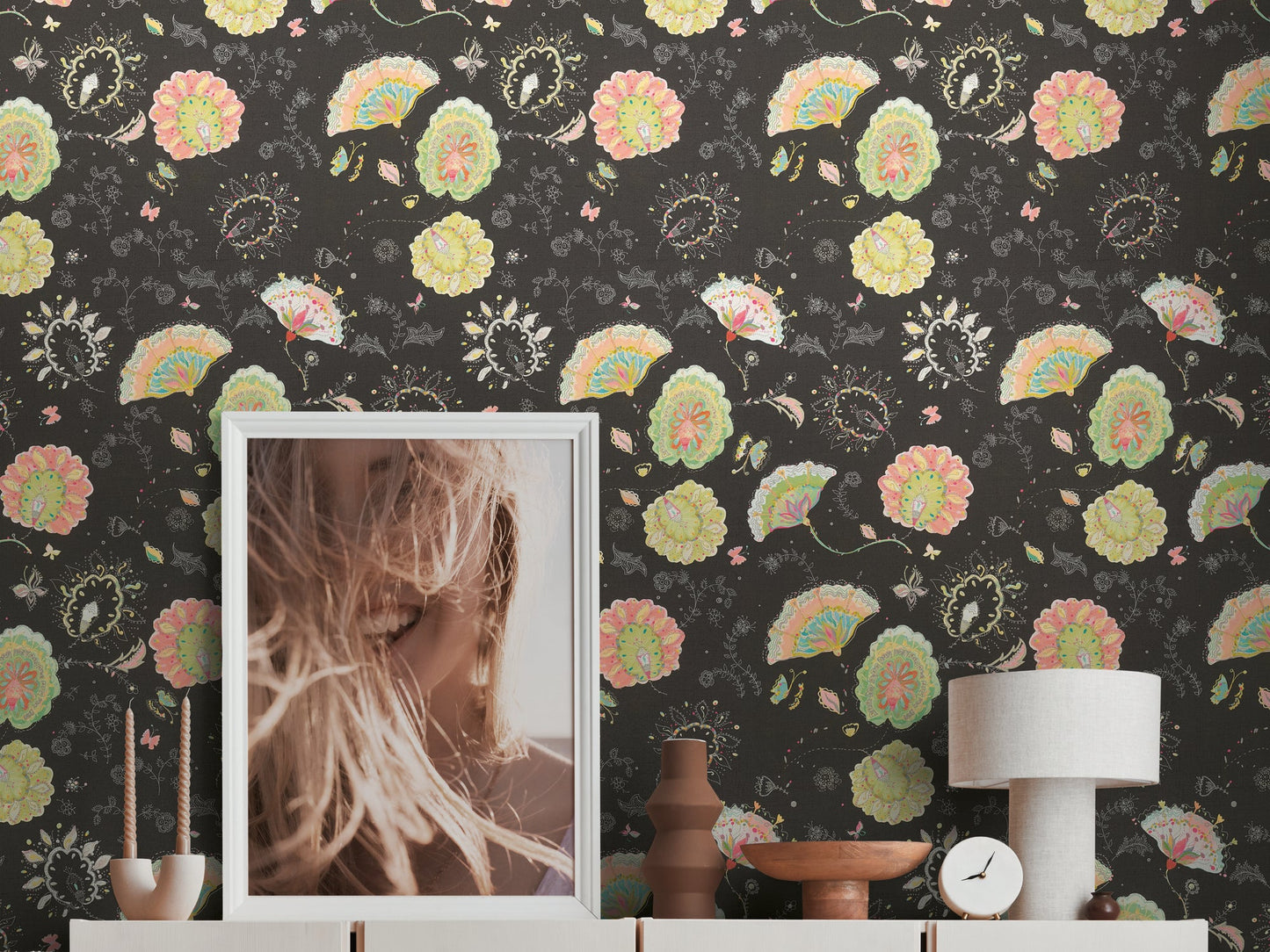 Livingwalls House of Turnowsky Florale Vliestapete Schwarz Bunt Orange Rosa 10,05 m x 0,53 m