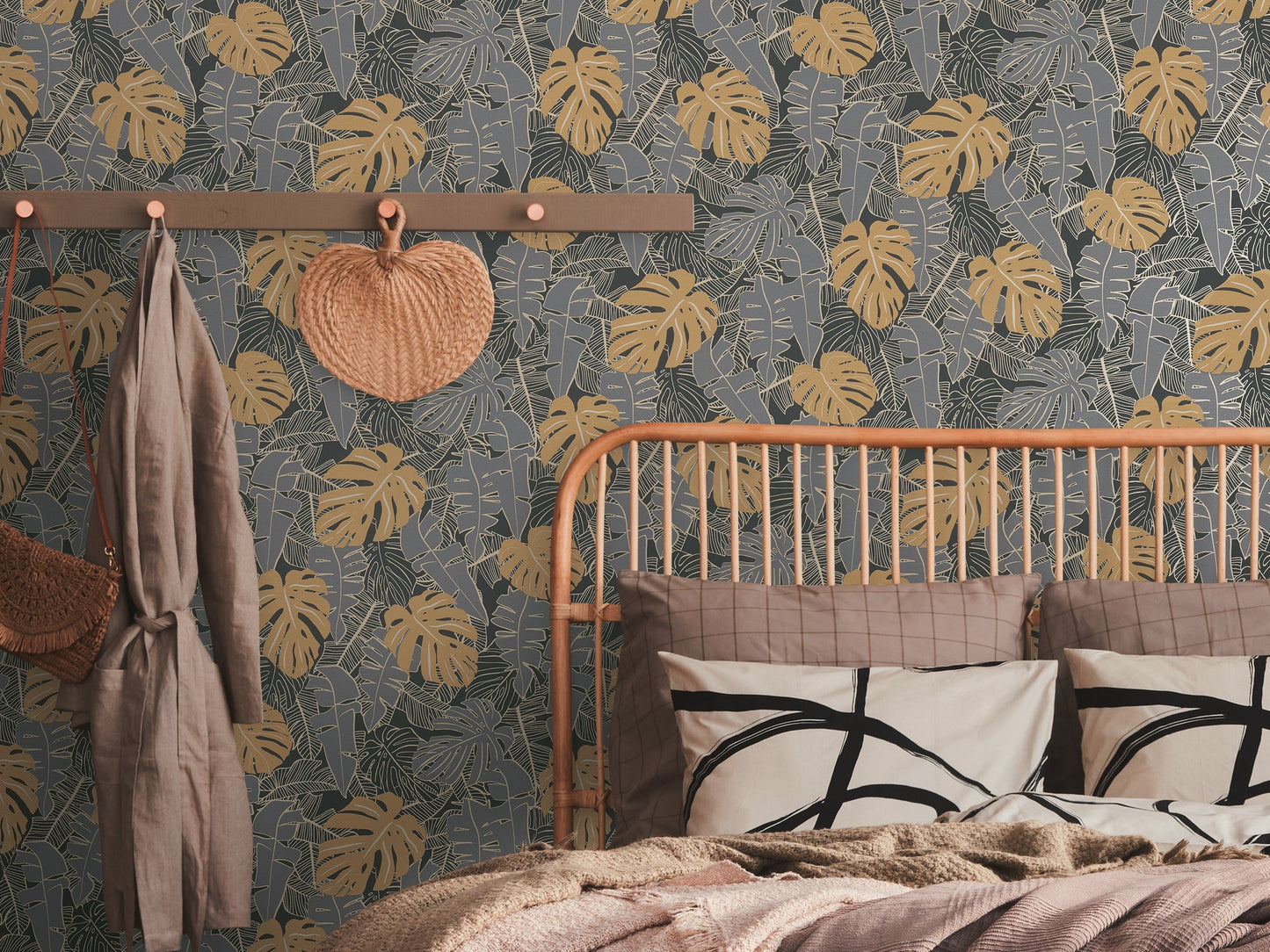 Livingwalls House of Turnowsky Dschungel Vliestapete Schwarz Gold Grau 10,05 m x 0,53 m