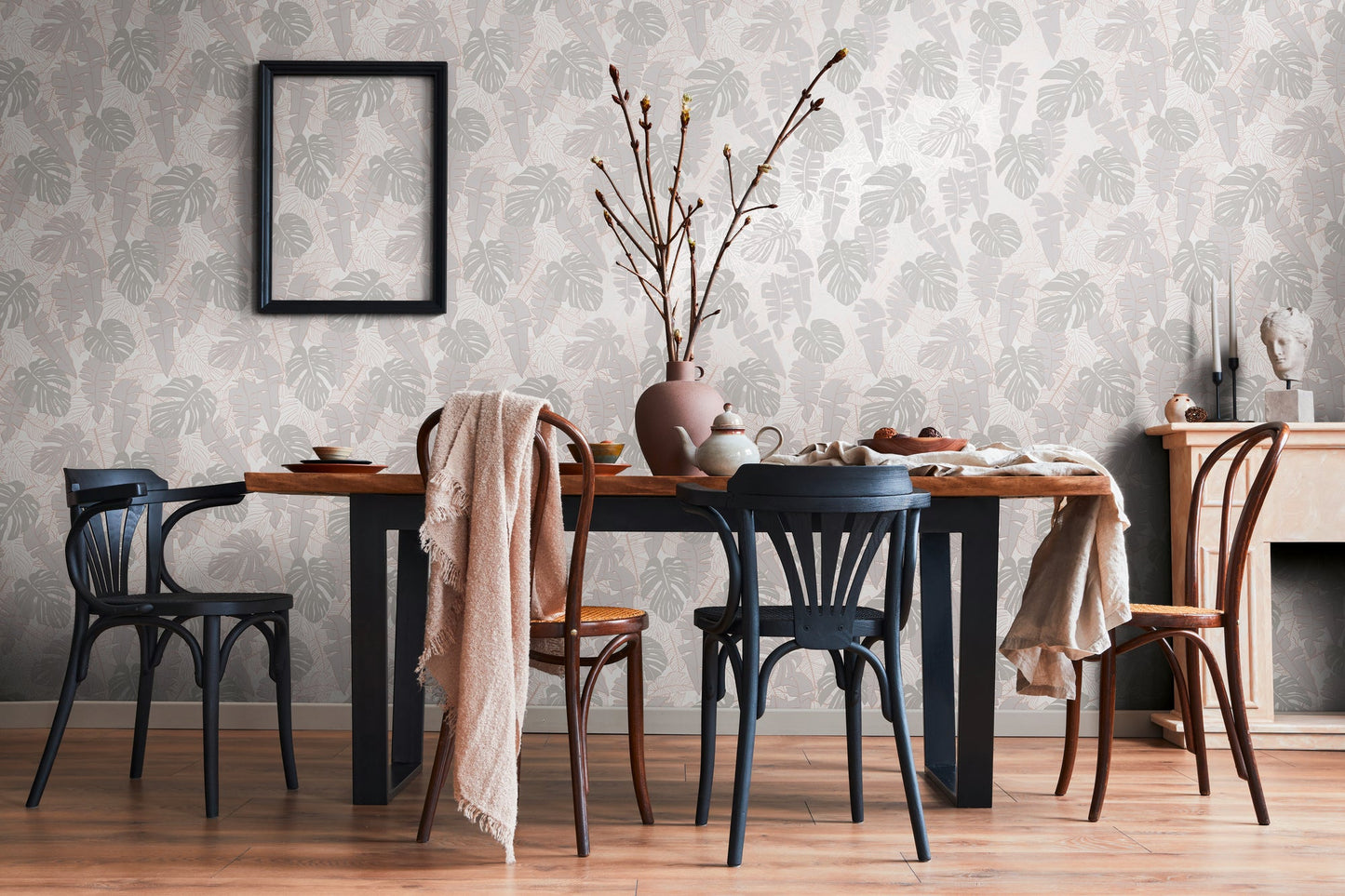 Livingwalls House of Turnowsky Dschungel Vliestapete Grau Bronze 10,05 m x 0,53 m