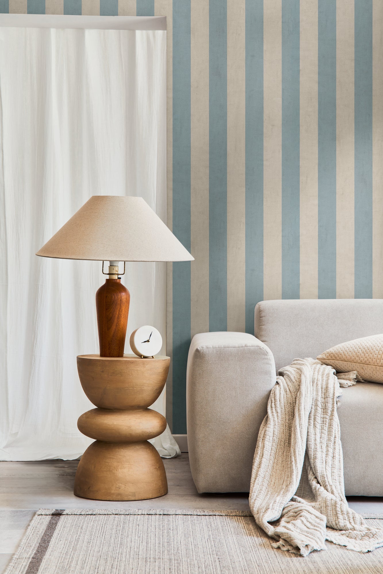 Livingwalls Anna D’Andrea Vliestapete Blockstreifen Hellblau Beige - 10,05 m x 0,53 m