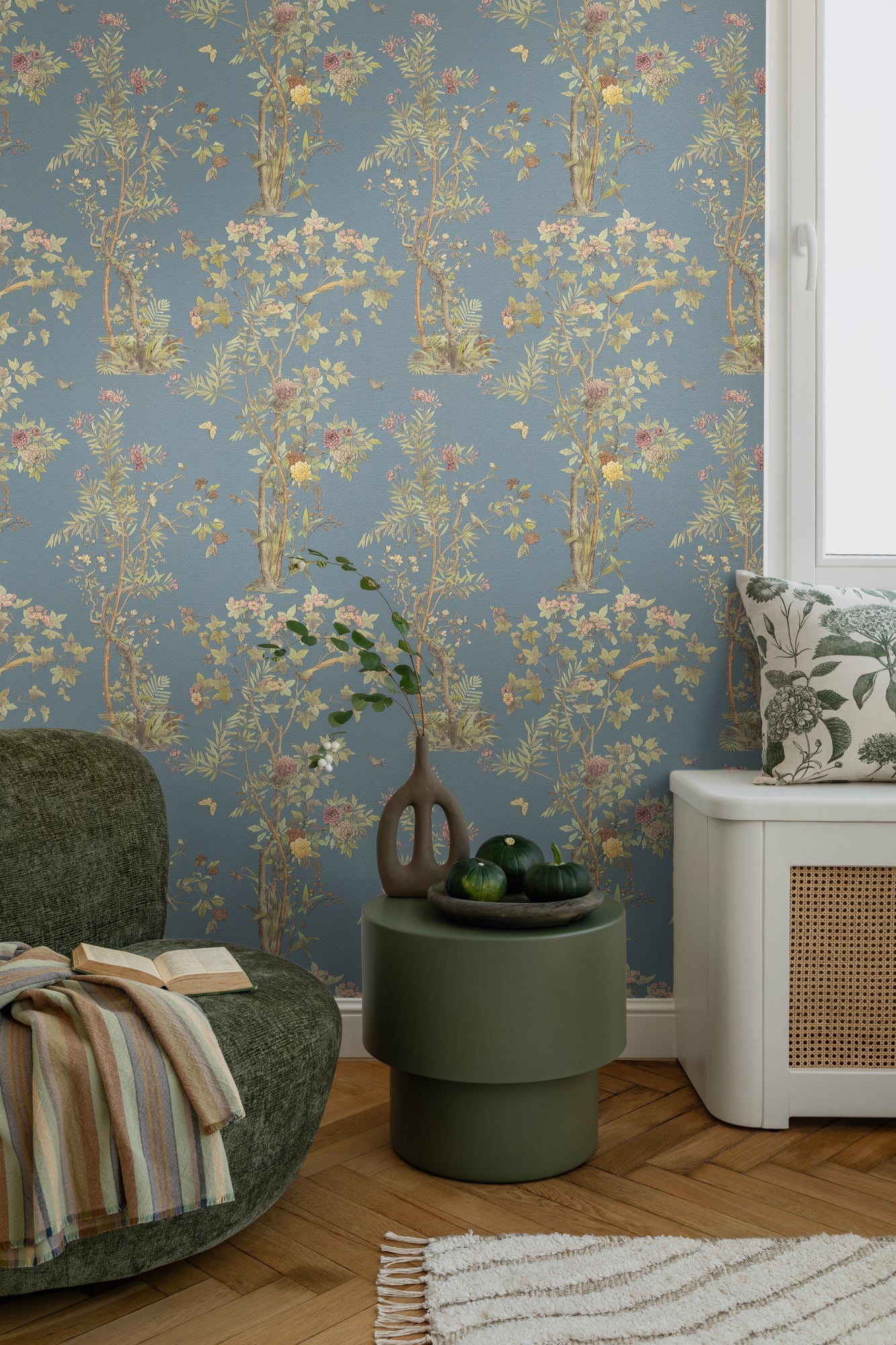 Mustertapete Flora & Fauna Dunkelblau-Bunt - 10,05 m x 0,53 m