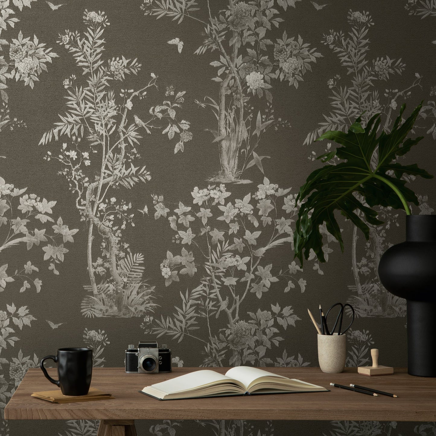 Mustertapete Flora & Fauna Schwarz-Grau - 10,05 m x 0,53 m