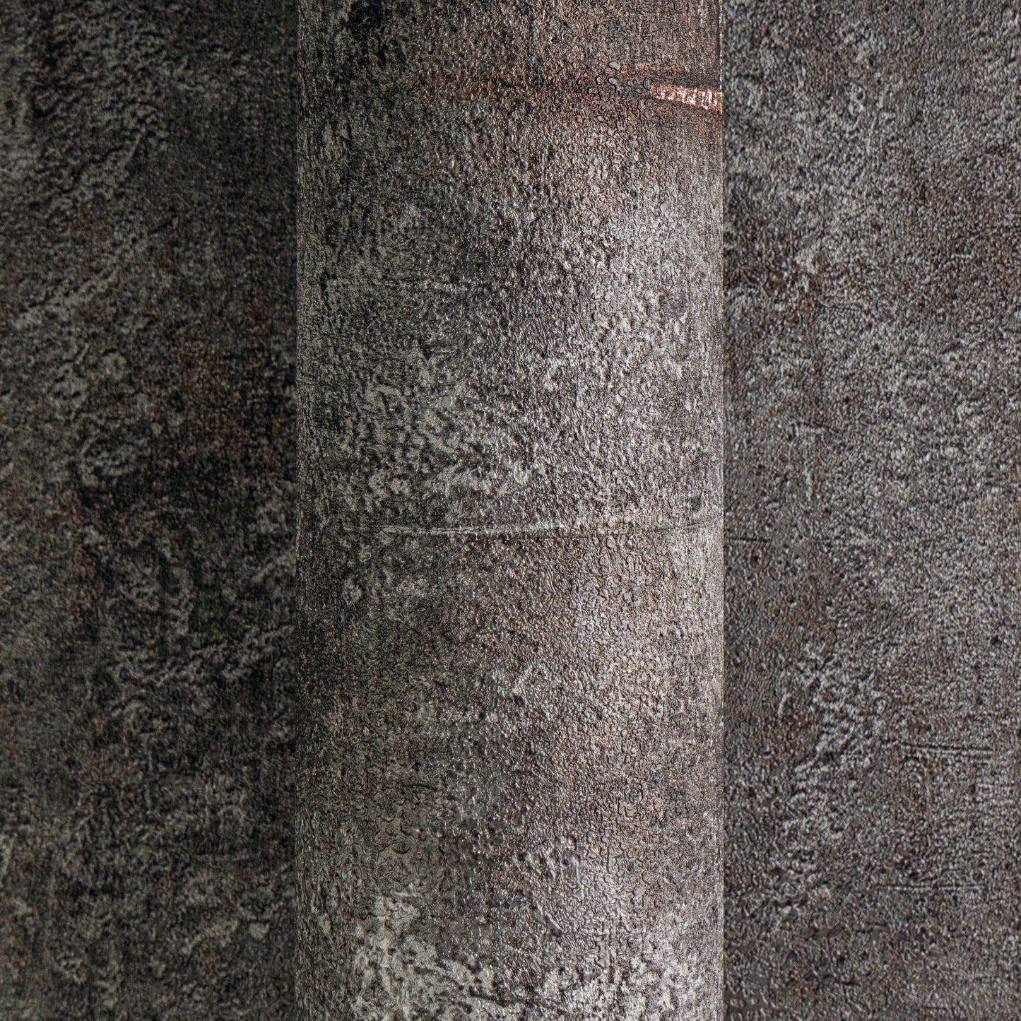 Livingwalls CosmoLiving Graphite Groove-Edge Industrial Schwarz - 10,05 m x 0,53 m