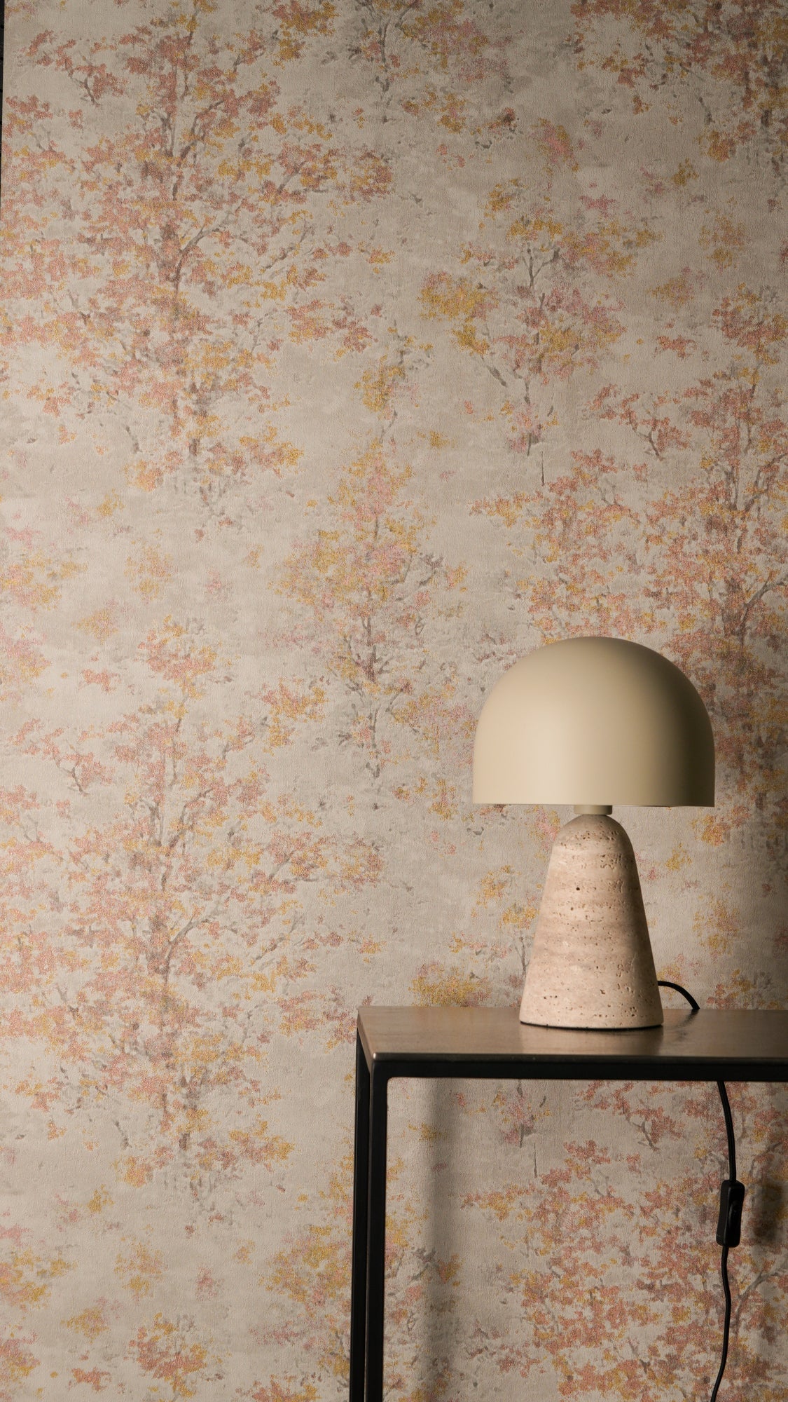 Mustertapete Baum-Silhouette Terrakotta-Gold - 10,05 m x 0,53 m